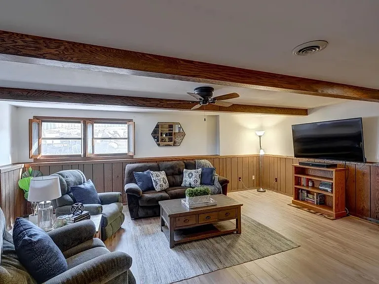 1513 Deerwood Dr — Photo 18