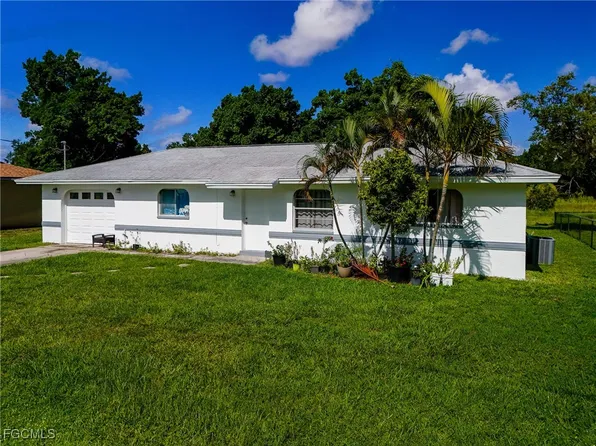 6220 Meadow View Cir, Fort Myers, FL 33916