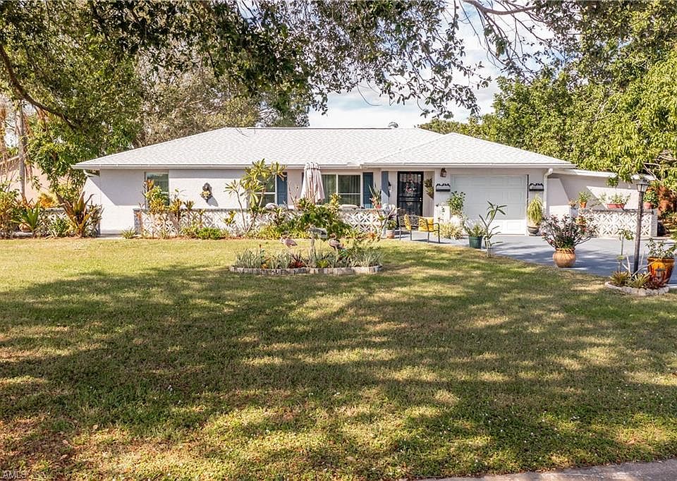 37 Crestwood Cir E, Lehigh Acres, FL 33936 Zillow