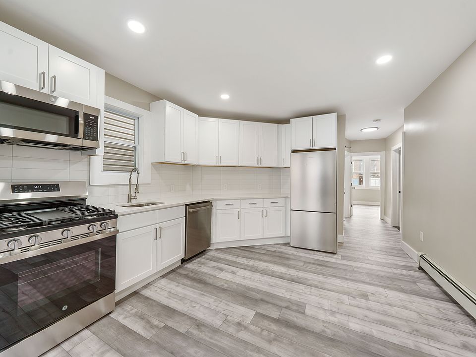 1st image of 286 N 6th St Floor 2