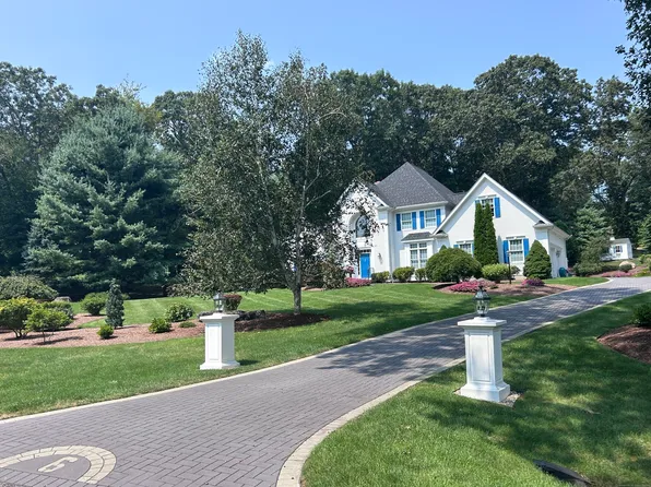 6 Parkman Place, Old Saybrook, CT 06475