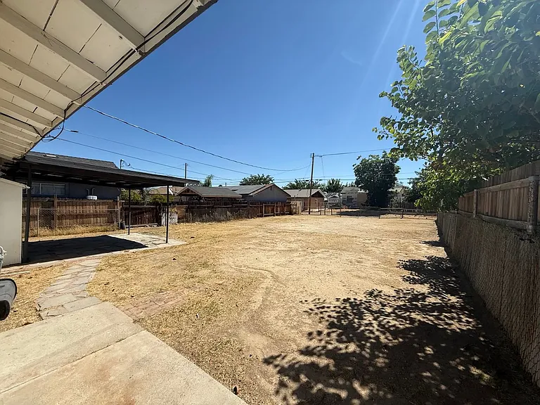 718 Pierce St — Photo 16
