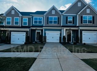 5616 Harris Cove Dr, Charlotte, NC 28269