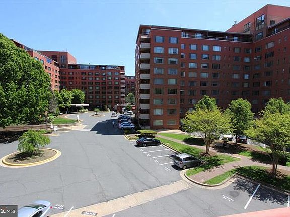 3rd image of 1111 Arlington Blvd APT 506