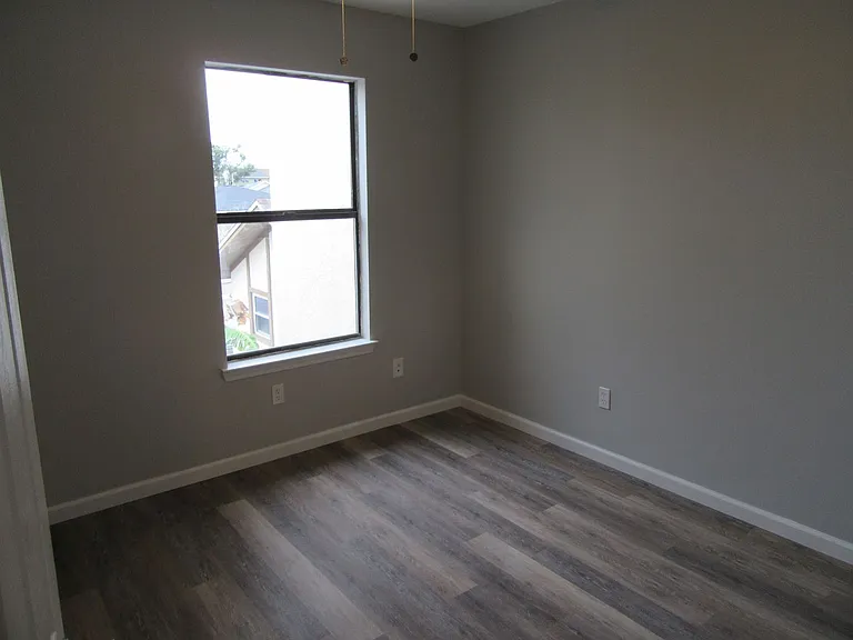 1345 Capri Dr — Photo 16