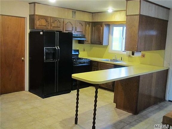 3rd image of 99 Miramar Blvd