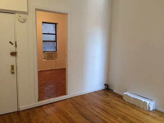 Rented by Acacia Realty | media 8