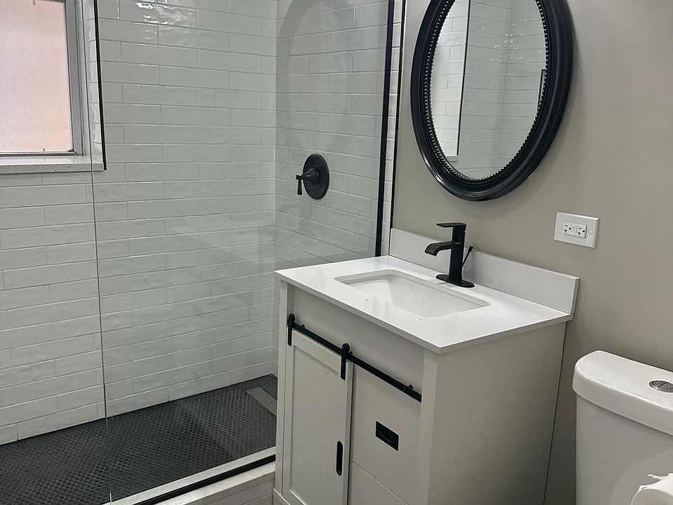 1st image of 3651 W Montrose Ave #2
