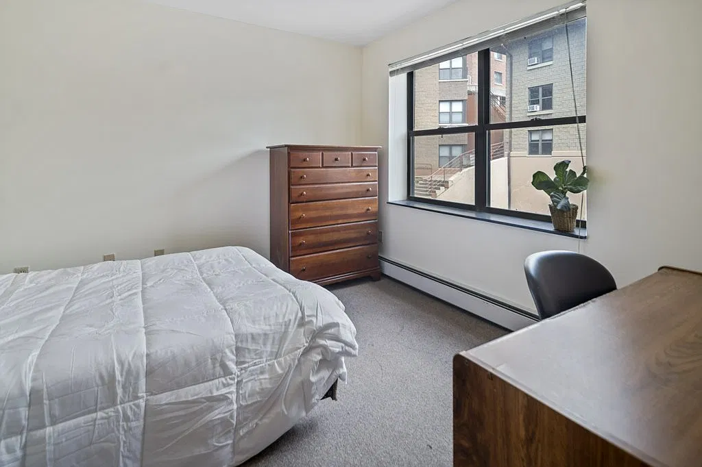 4 bed, 1.5 bath, 1200 sqft, $1,250 — Photo 3