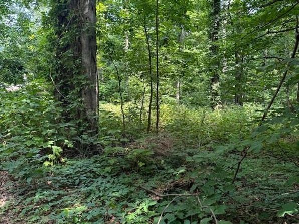 1777 Oakwood Dr, Burt, NY 14028
