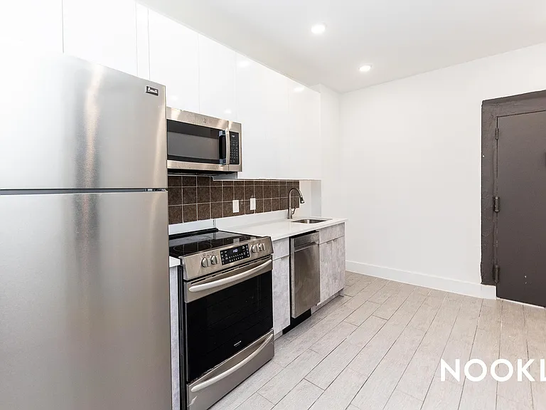 383 S 3rd St #1C — Photo 4