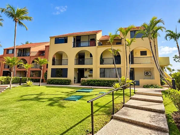 208 BEACH VILLAGE DR., HUMACAO, PR 00791