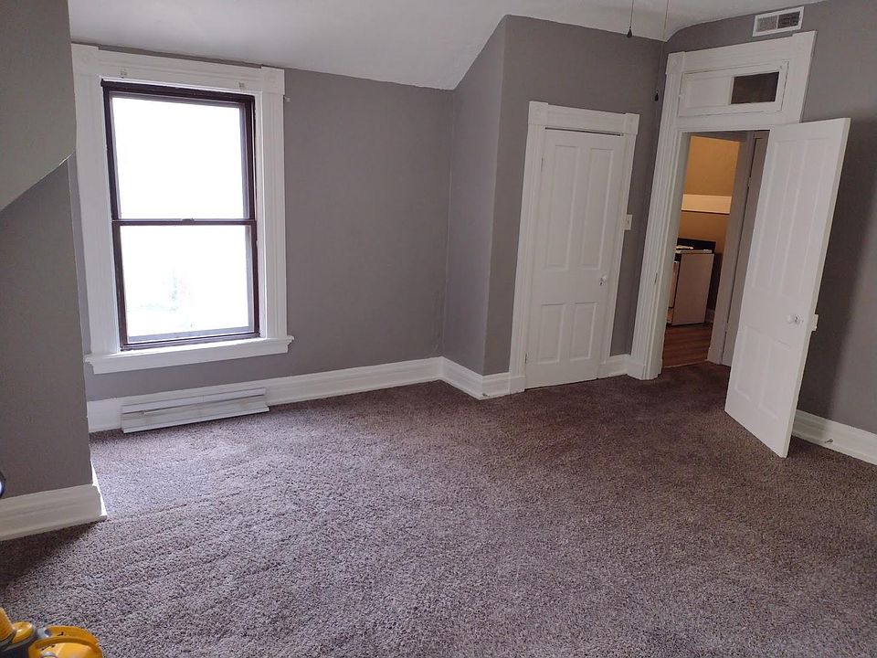 1st image of 221 W 5th St Unit 2