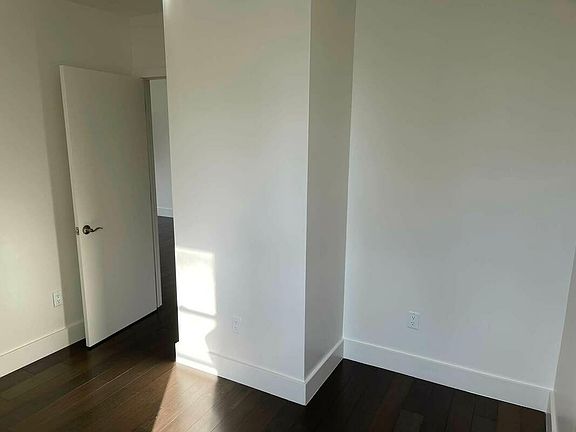 4th image of 91 Allen St #13A