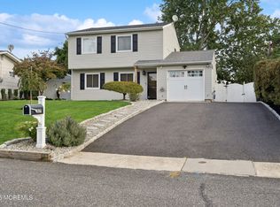 527 Pennsylvania Ave, Brick, NJ 08724