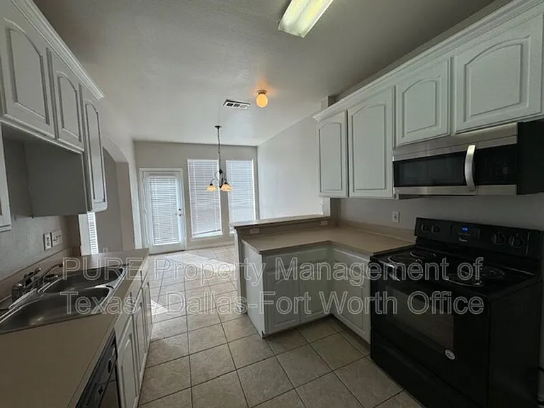 4008 Cottage Park Ct — Photo 4