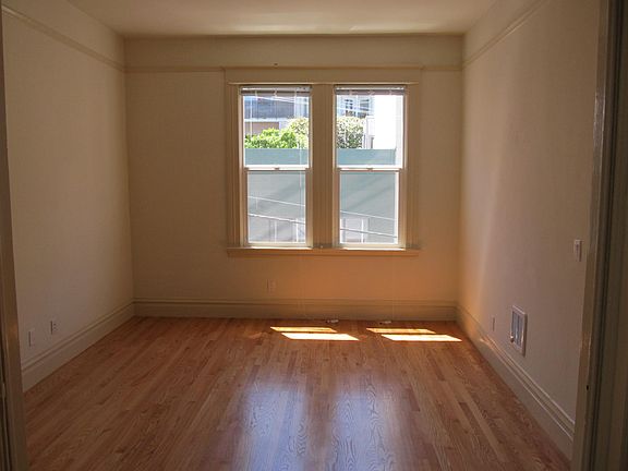 5th image of 38 Auburn St