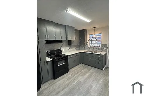 5674 Akra Ave Photo 1