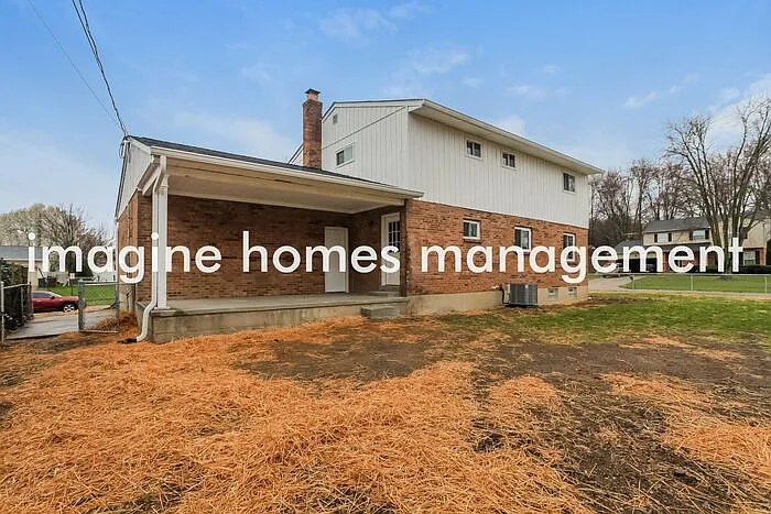 1409 Hilltree Dr — Photo 16