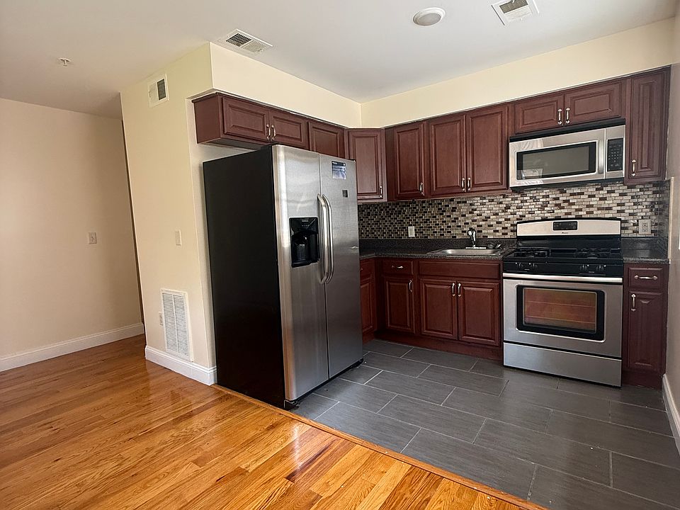1st image of 232 Shephard Ave #B6