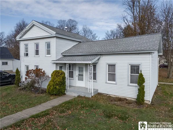 164 Eagle St, Fredonia, NY 14063