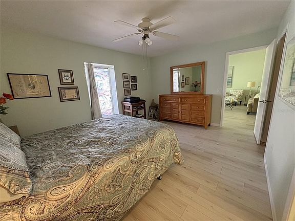 5th image of 6468 HAMLET DRIVE #4B