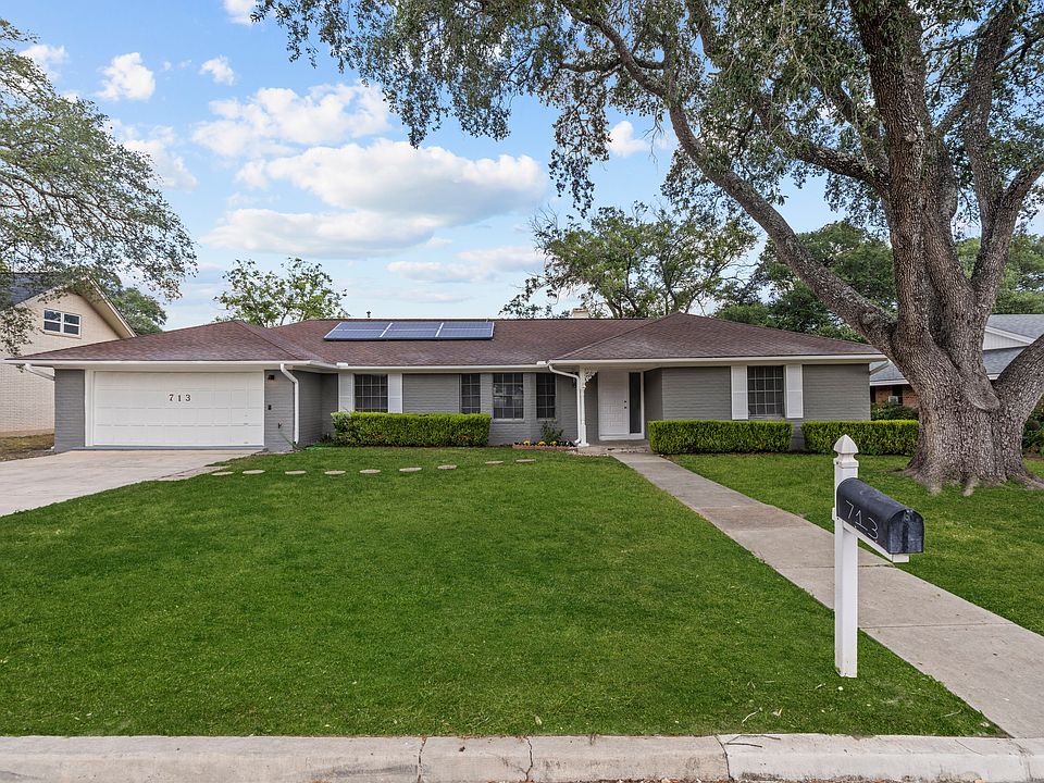 1st image of 713 Balfour Dr