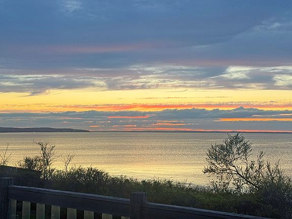 5th image of 22 Peconic Cres