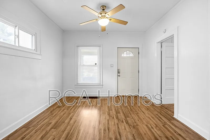 2 bed, 1.0 bath, $1,200 — Photo 2