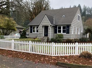 904 Madison St, Silverton, OR 97381