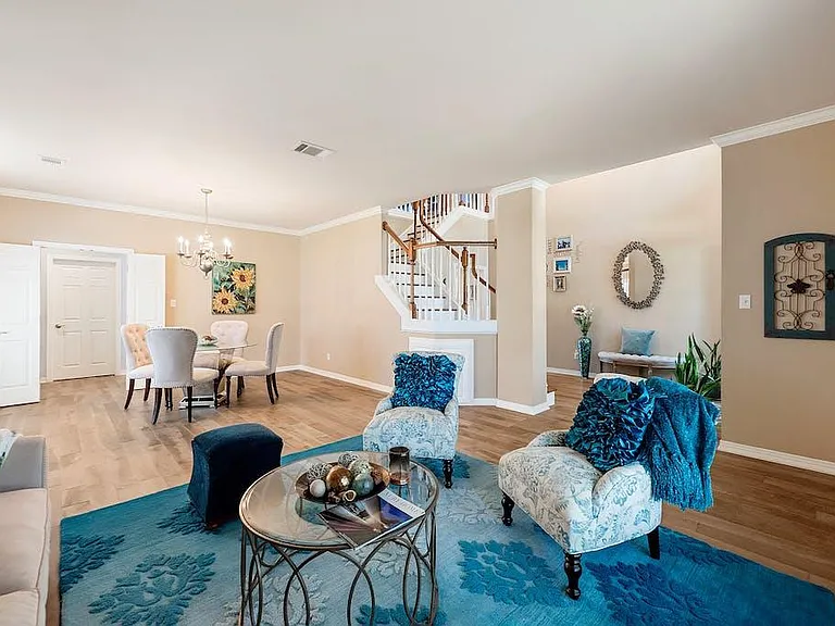 1207 Lakeway Dr — Photo 16