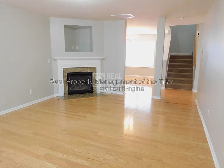 8 Rockport Ct — Photo 16