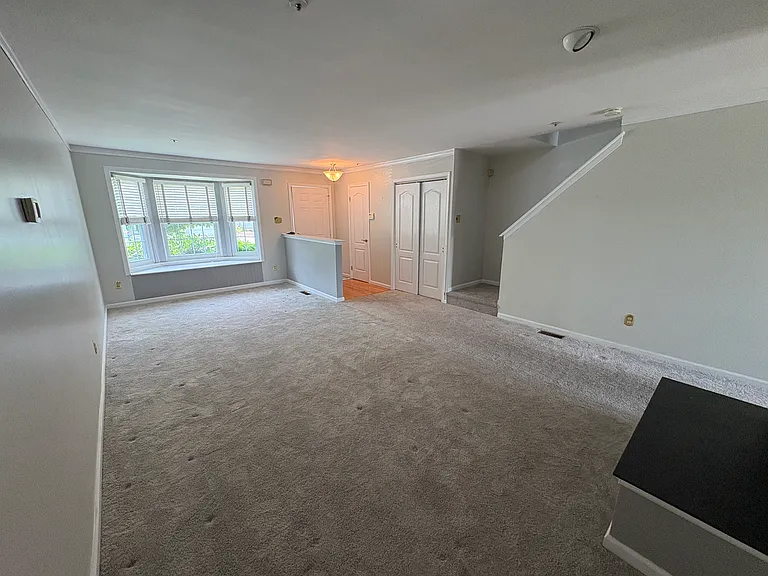 304 Huntington Ct #62 — Photo 4