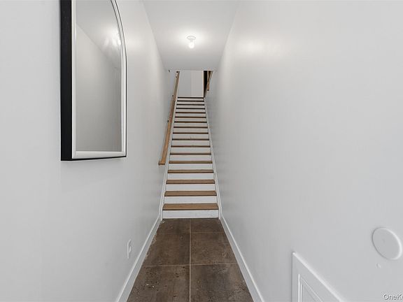 3rd image of 3 Valley Way #320