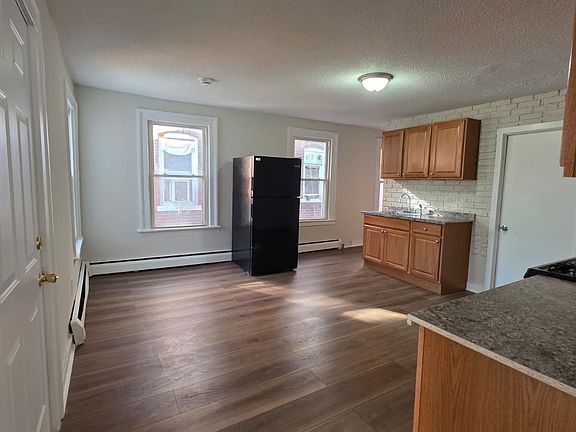 2nd image of 312 Davenport Ave #2