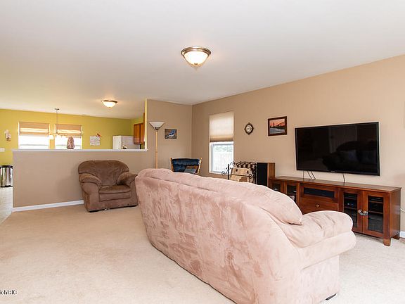 2nd image of 8331 Lausen Ln