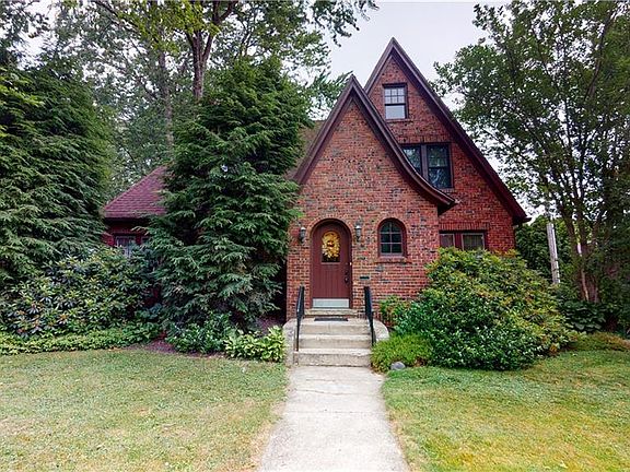 2nd image of 316 Crescent Dr