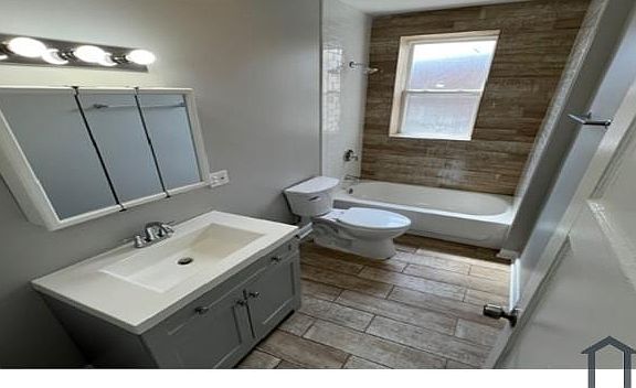 5th image of 8023 S Carpenter St APT 3