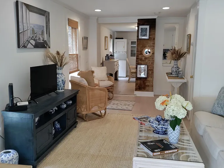 1/2 Mount Tabor Way — Photo 2