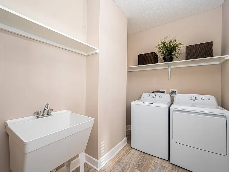 The Strand at Beulah Townhomes — Photo 10