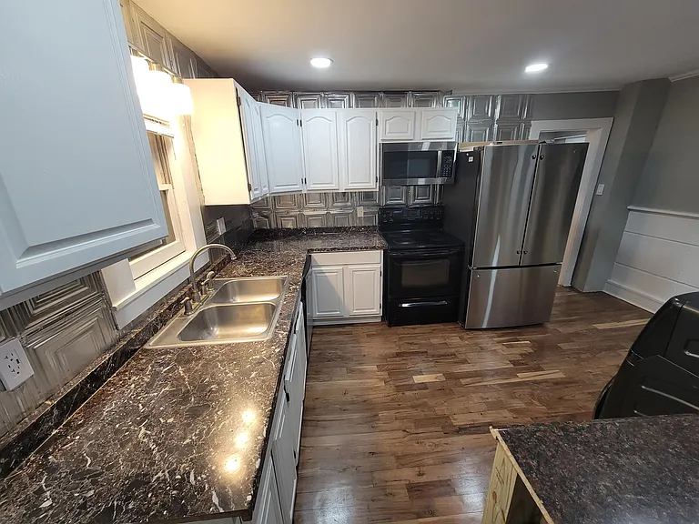 29 Foster St #1 — Photo 1