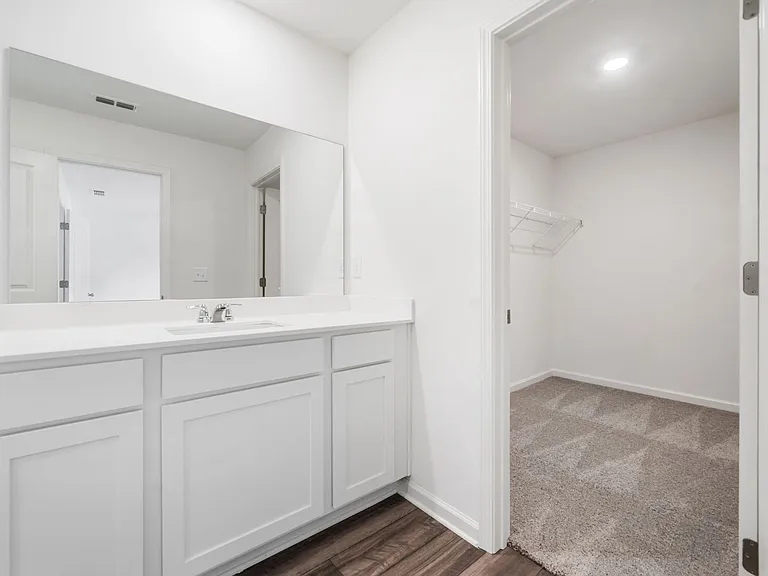 602 Jervis Way — Photo 37