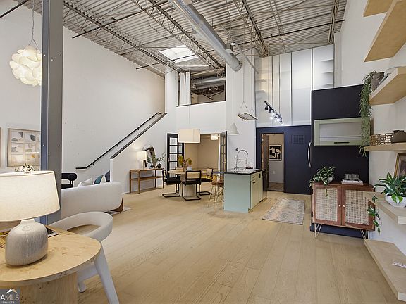 2nd image of 195 Arizona Ave #121