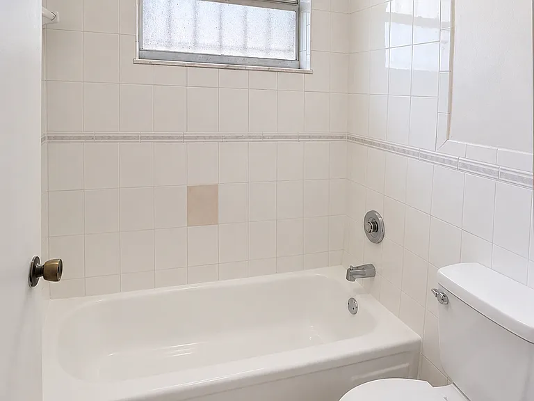 17507 NW 7th Ave — Photo 5