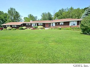 418 Gilbert Mills Rd, Phoenix, NY 13135