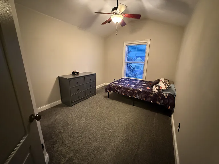 633 Dunrobin Ln — Photo 15