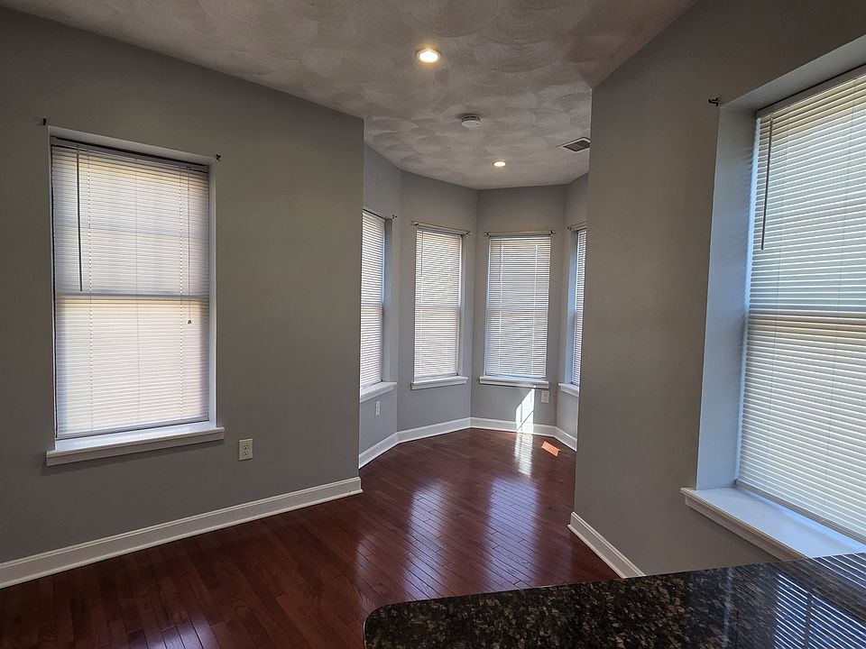 2nd image of 148 Chestnut St APT 3