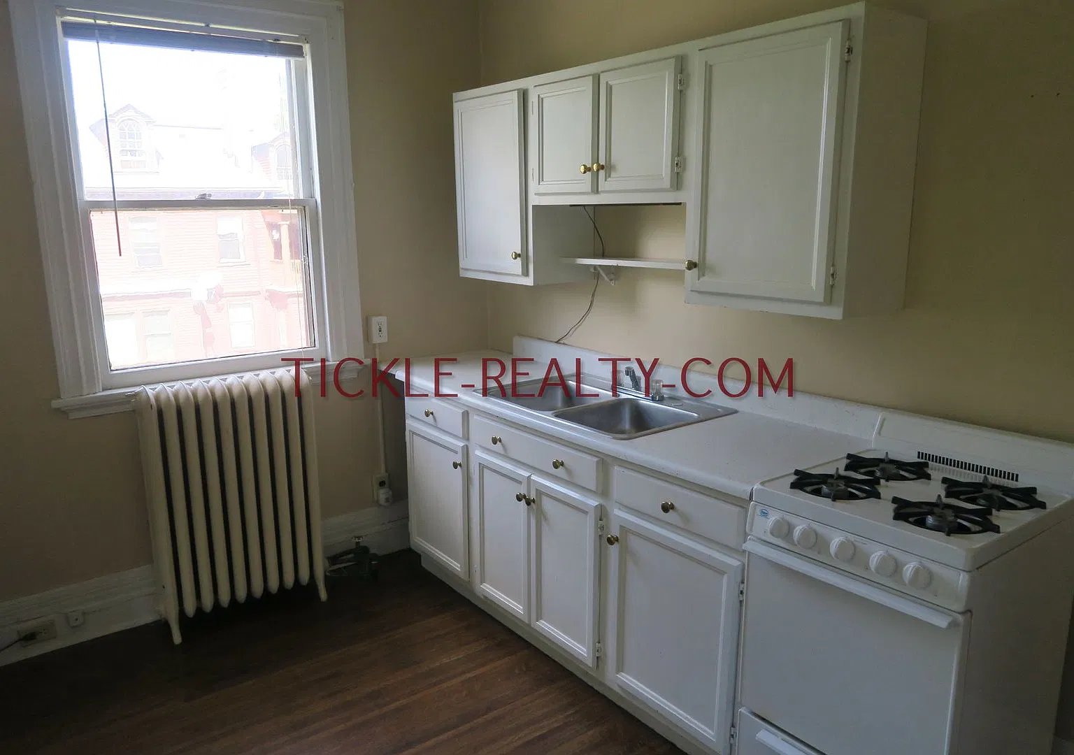 380 Oxford Street — Photo 3