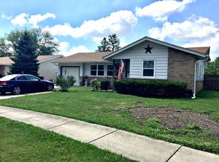 209 Edgeware Rd, Elk Grove Village, IL 60007