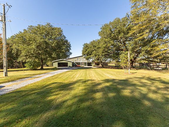 4th image of 18 Gordon Dr